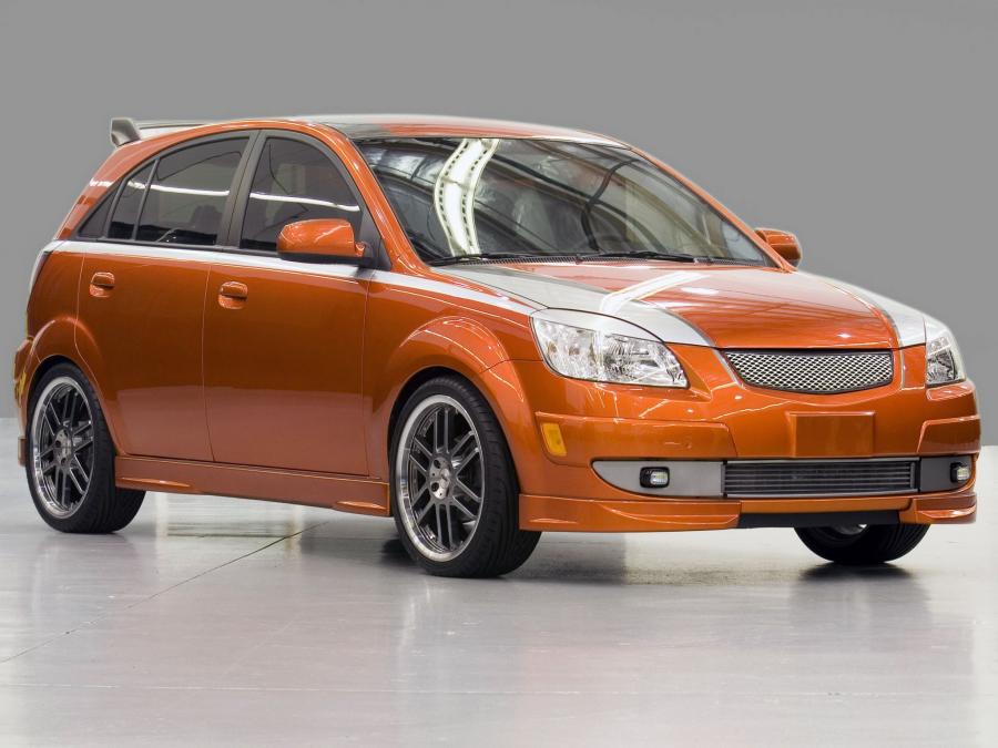  Kia Rio5 Orange Blur 2005 года  (фото 1 из 5)